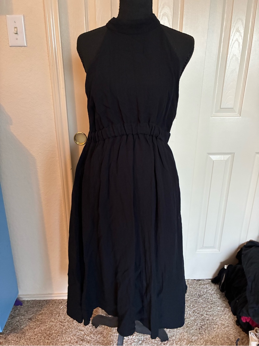 entro Black Halter Midi Dress